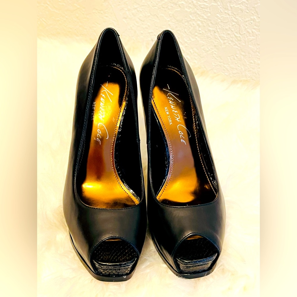 Kenneth Cole Top Tier Black Peep toe heel pumps US Sz 7M